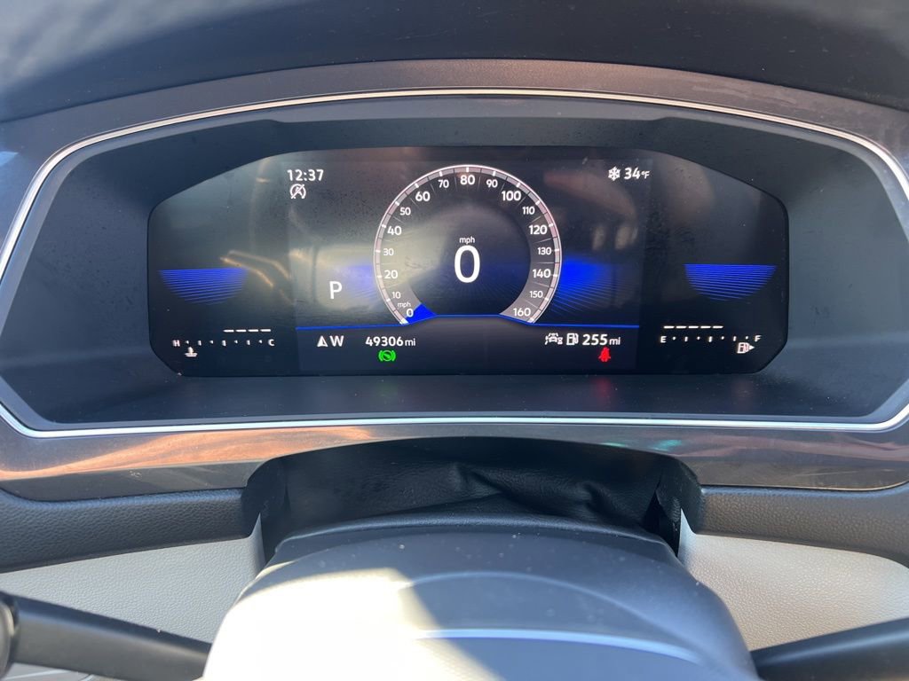 Used 2023 Volkswagen Tiguan SE R-Line image 17