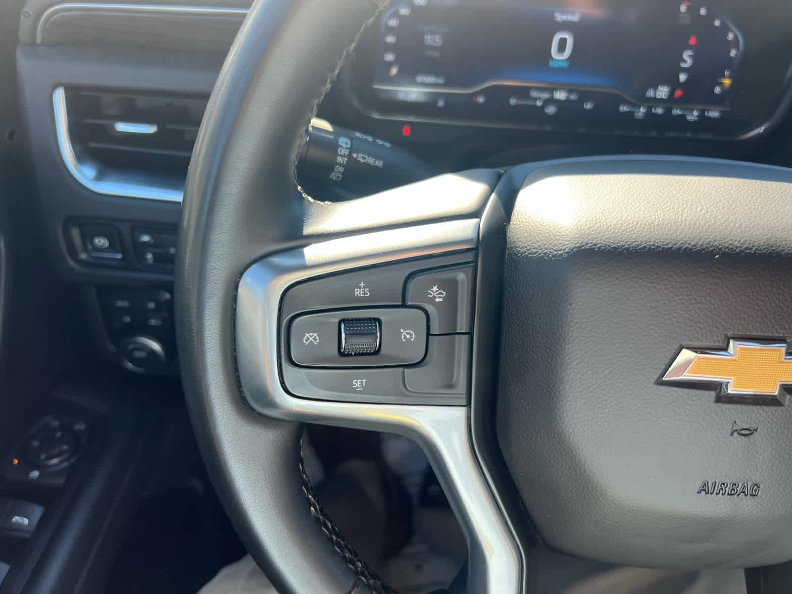 Used 2024 Chevrolet Suburban LT image 20