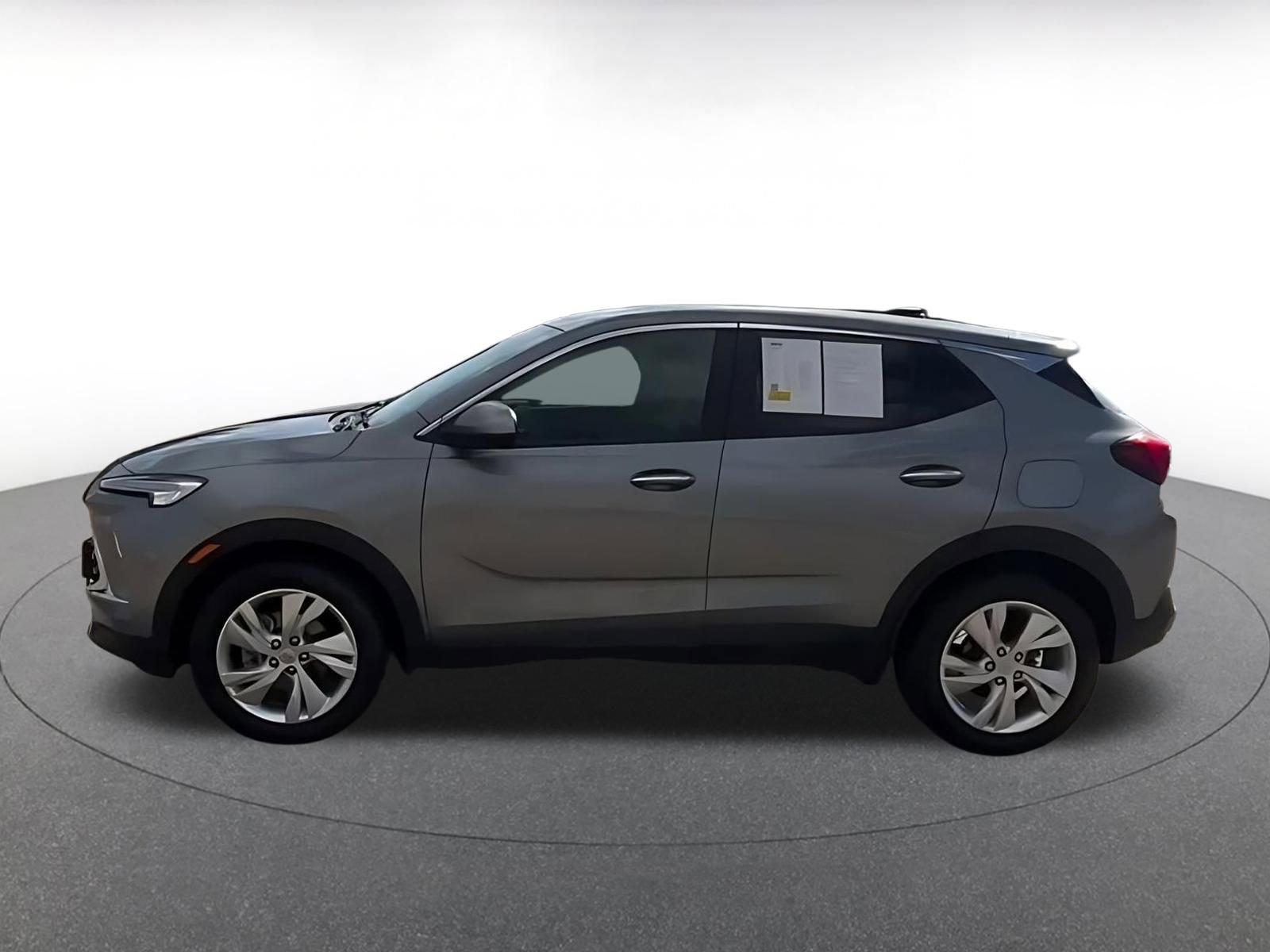 Used 2025 Buick Encore GX Preferred FWD image 9