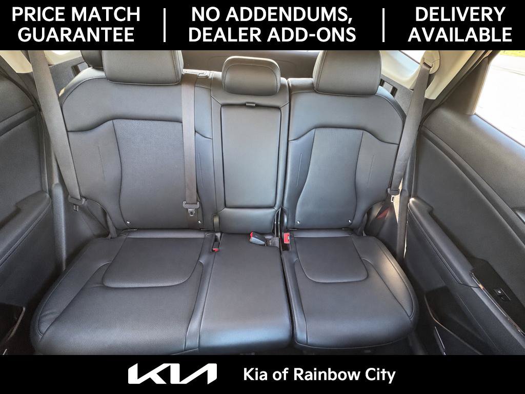 Used 2025 Kia Sportage EX FWD image 16