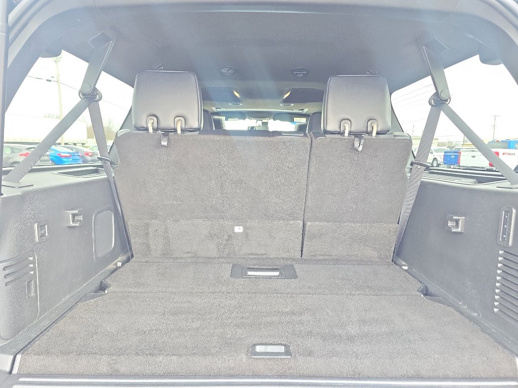 Used 2017 Ford Expedition EL Platinum image 12