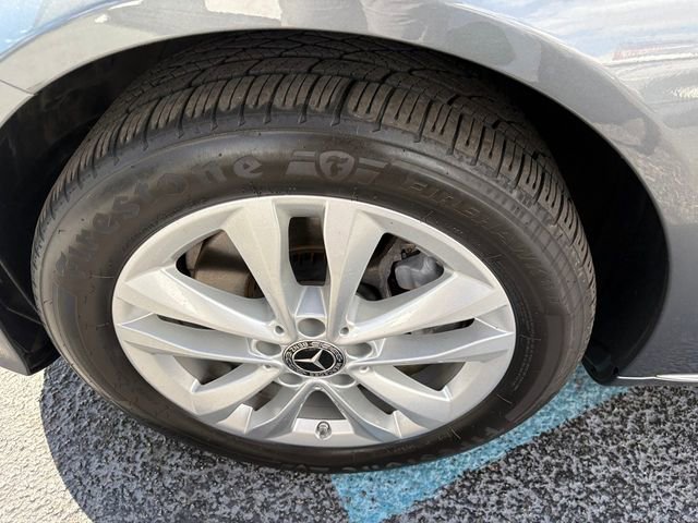 Used 2019 Mercedes-Benz C 300 4MATIC Sedan image 3