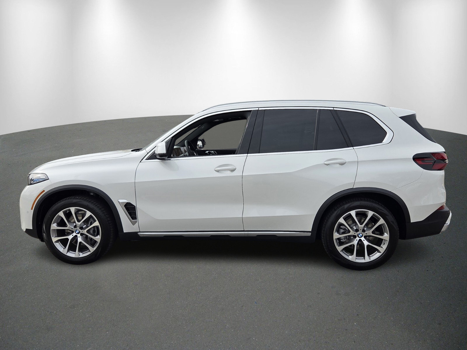 Used 2026 BMW X5 sDrive40i RWD image 4
