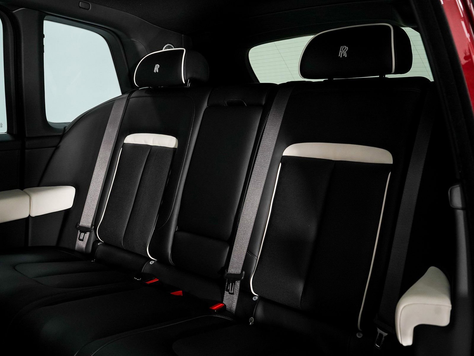 Certified 2025 Rolls-Royce Cullinan image 26