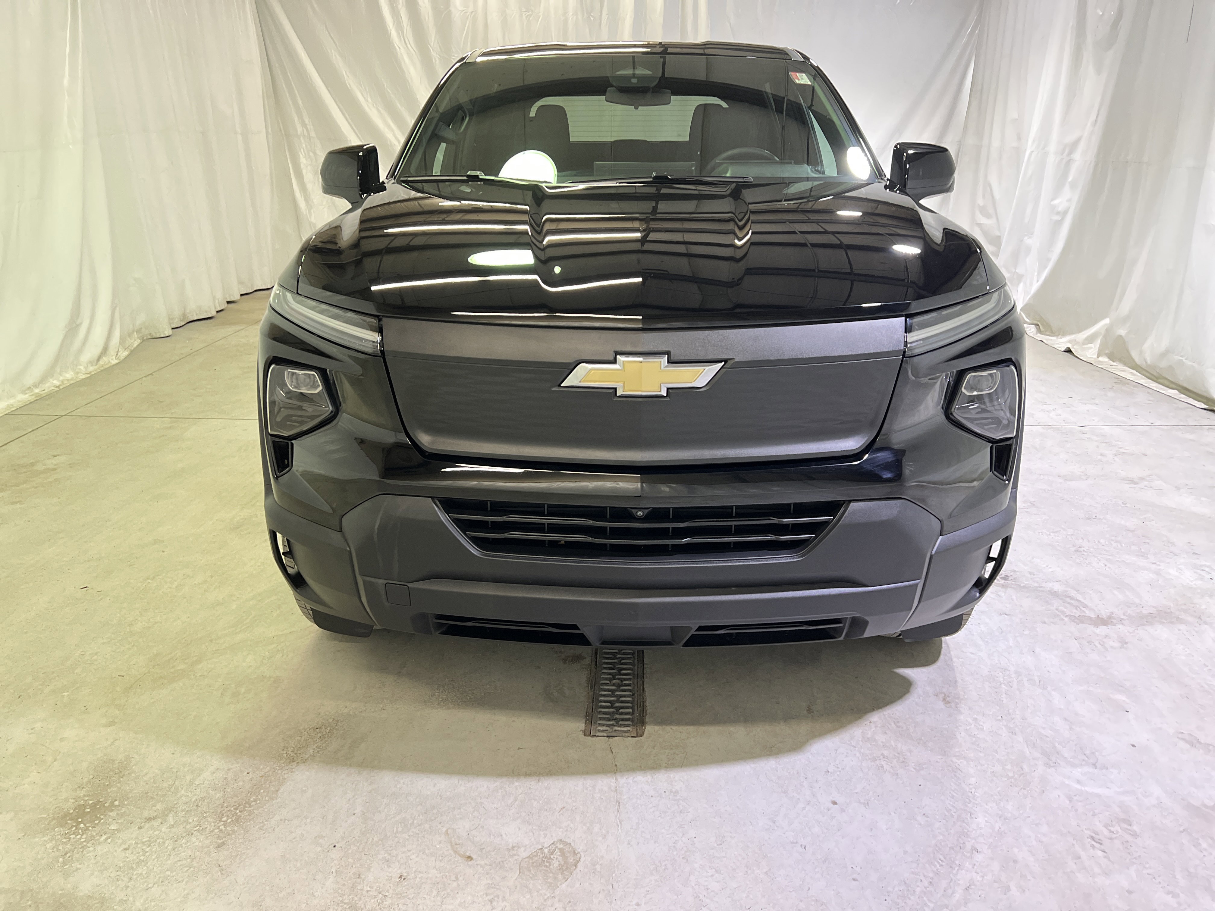 Certified 2024 Chevrolet Silverado EV W/T image 3