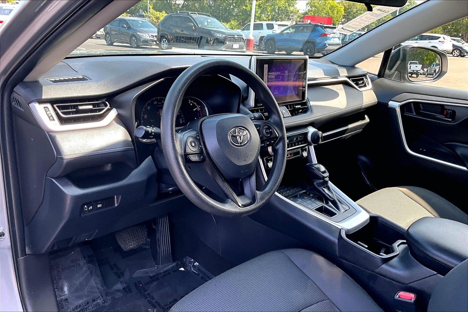 Used 2023 Toyota RAV4 LE AWD/4WD image 13