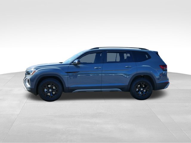 Used 2025 Volkswagen Atlas Peak Edition SE AWD/4WD image 4