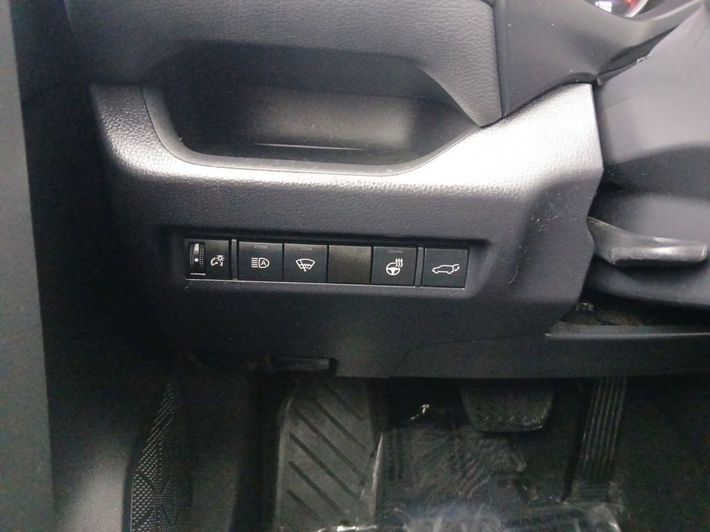Used 2020 Toyota RAV4 XLE Premium AWD/4WD image 12