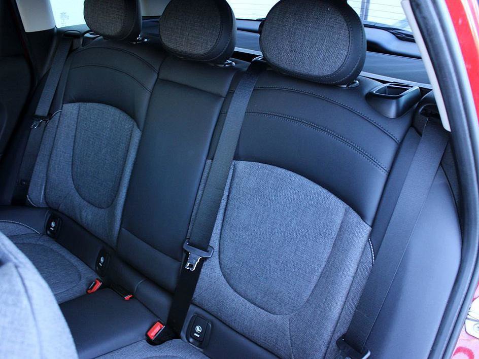 Used 2016 MINI Cooper Clubman image 13