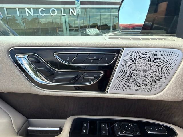 Used 2019 Lincoln Navigator L Reserve AWD/4WD image 14