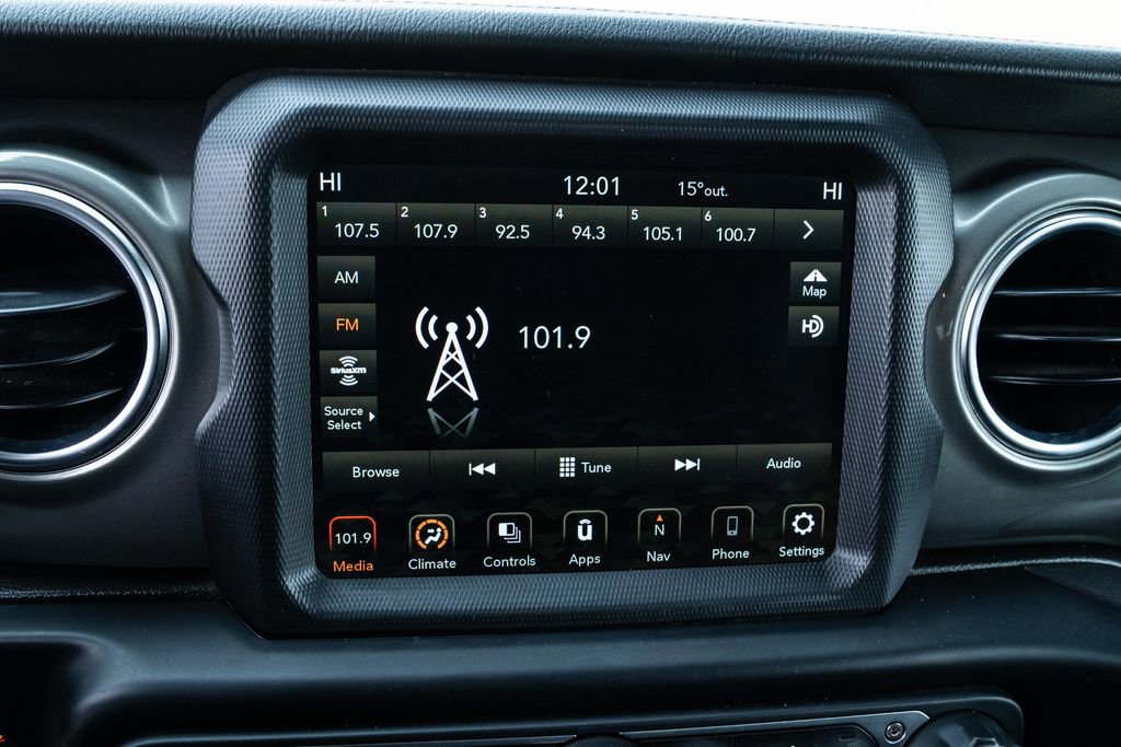 Used 2022 Jeep Wrangler Unlimited Sahara image 32