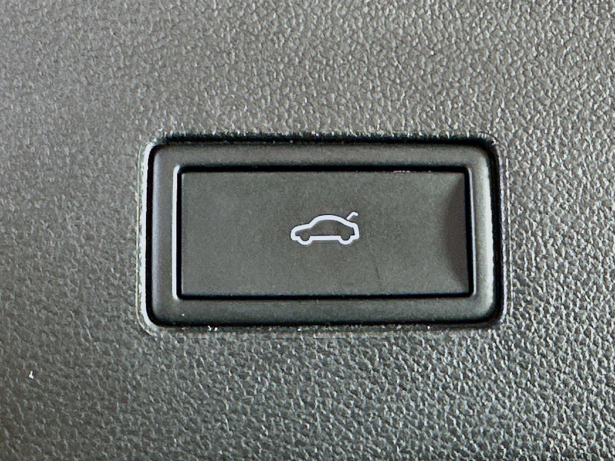 Used 2025 Volkswagen Atlas SE image 30