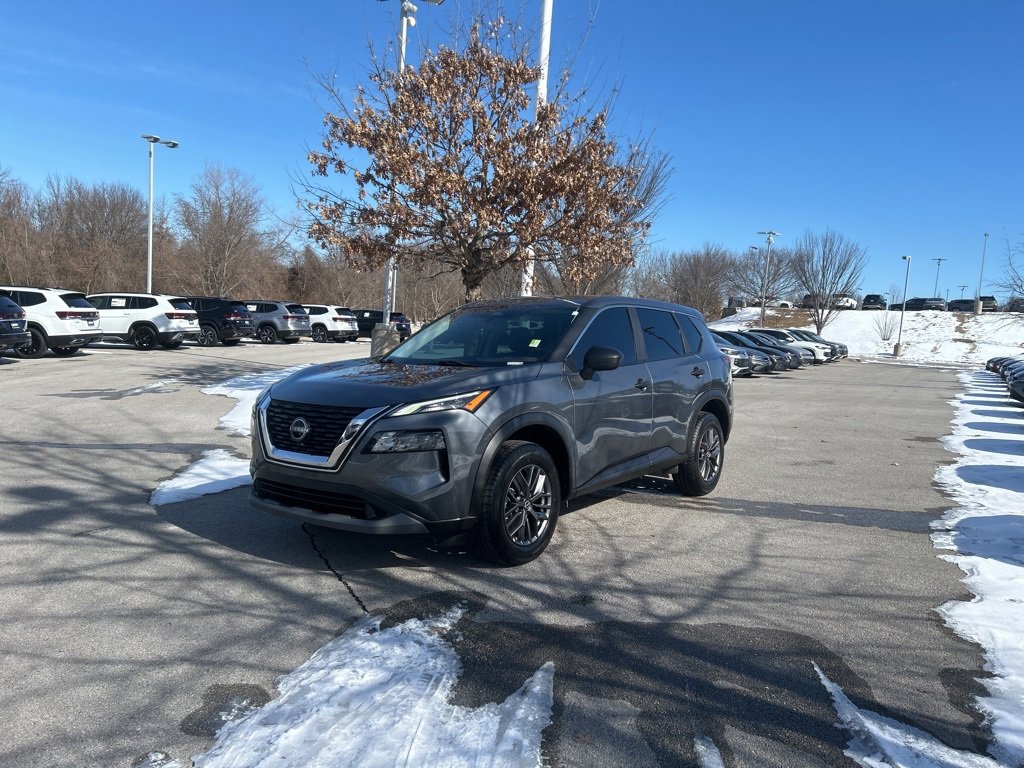 Used 2023 Nissan Rogue S image 3