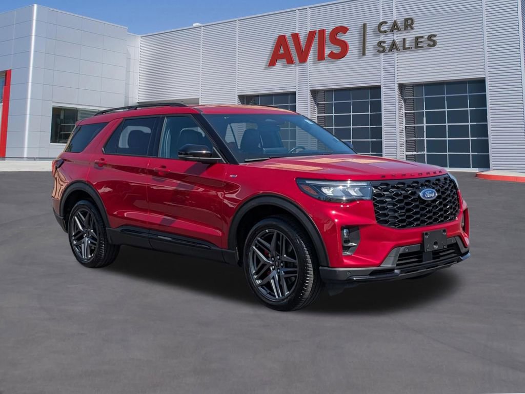 Used 2025 Ford Explorer ST-Line w/ ST-Line Street Pack image 3