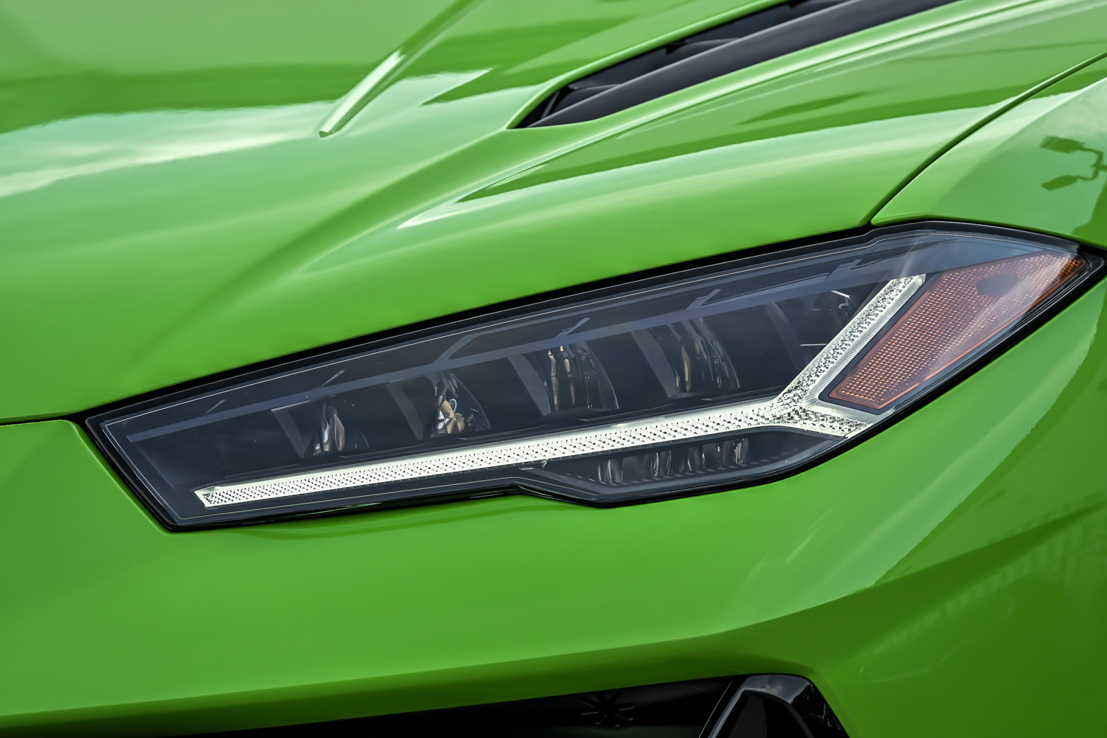 Used 2024 Lamborghini Urus S AWD/4WD image 7