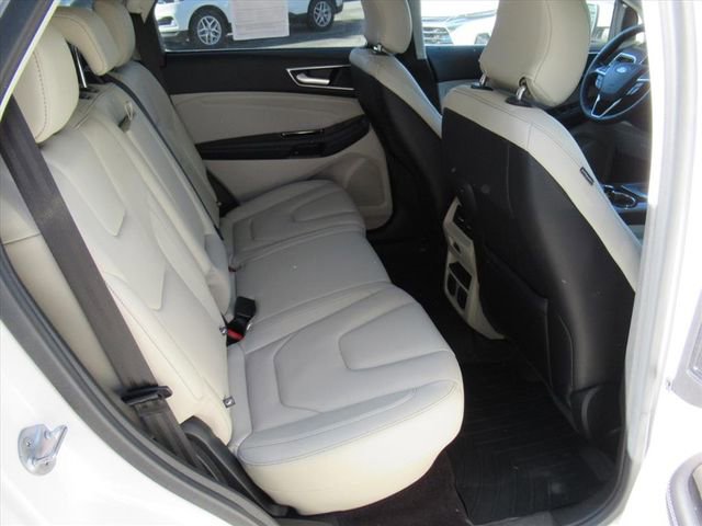 Used 2016 Ford Edge Titanium w/ Equipment Group 301A FWD image 31