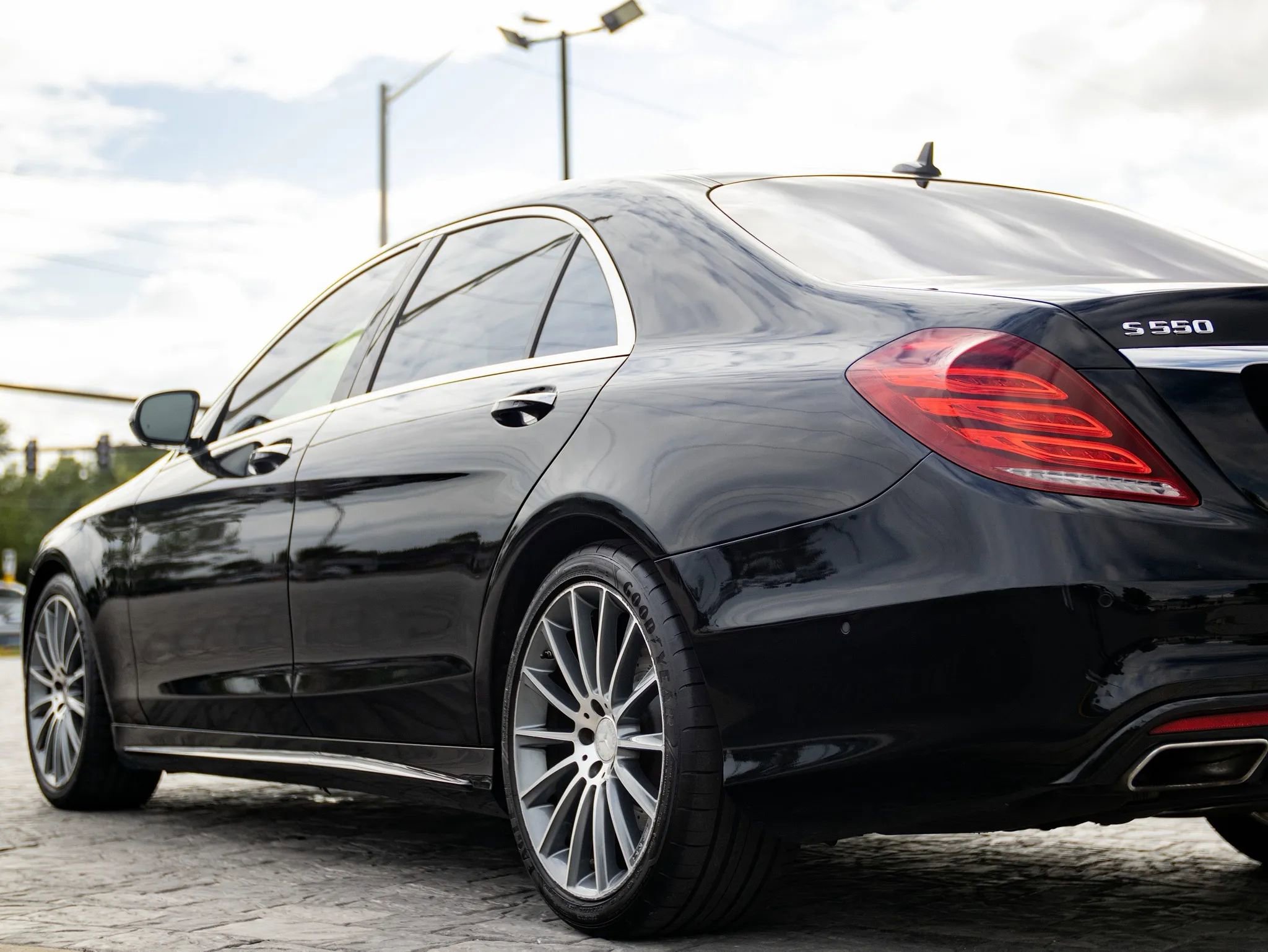 Used 2015 Mercedes-Benz S 550 Sedan image 10