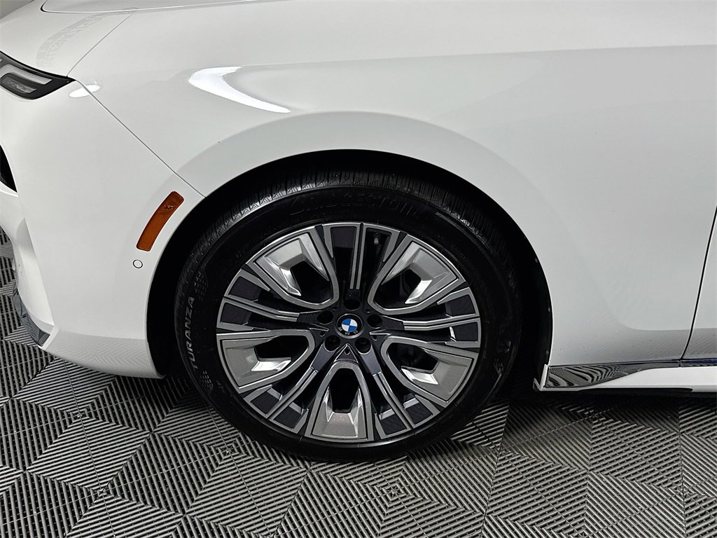 Used 2024 BMW i7 xDrive60 image 33