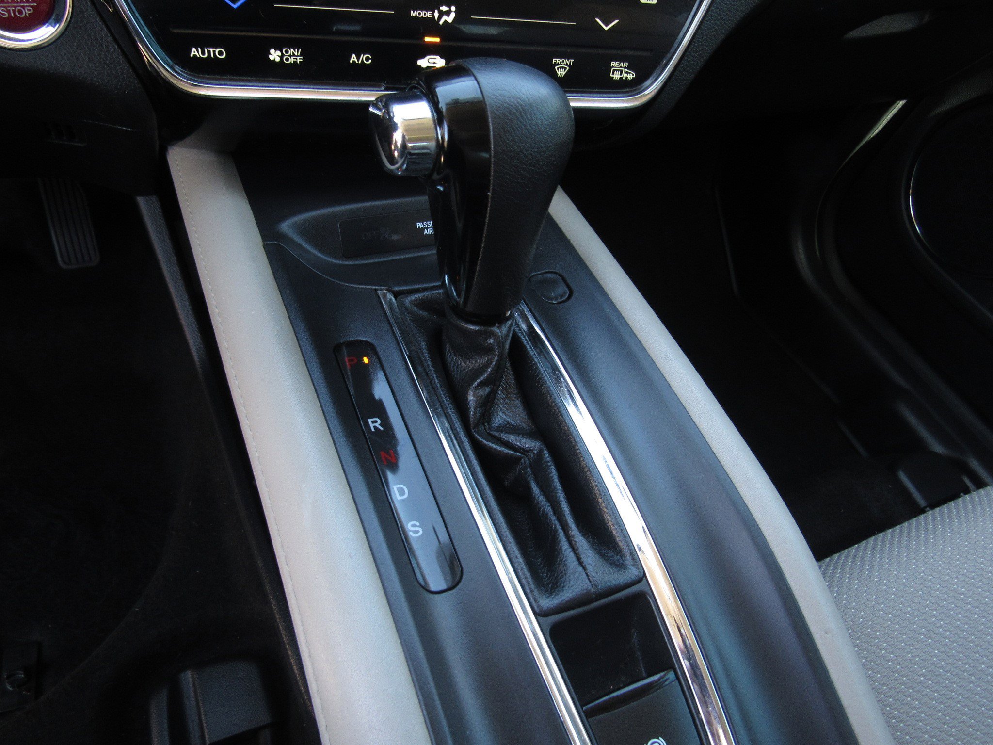 Used 2018 Honda HR-V EX image 21