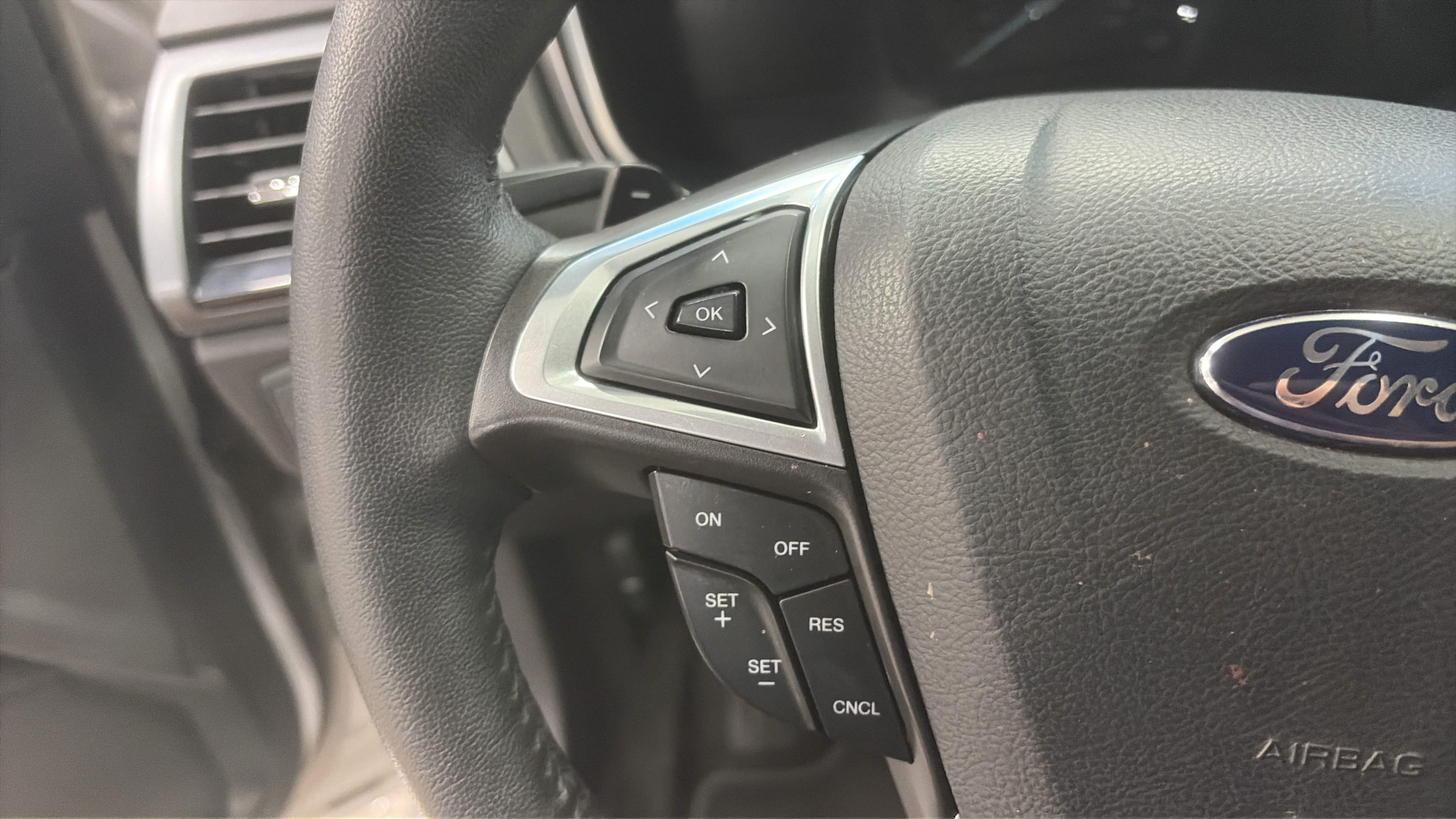 Used 2014 Ford Fusion SE FWD image 14