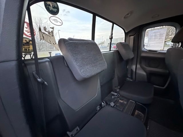 Used 2017 Toyota Tacoma SR5 w/ Tow Package AWD/4WD image 9