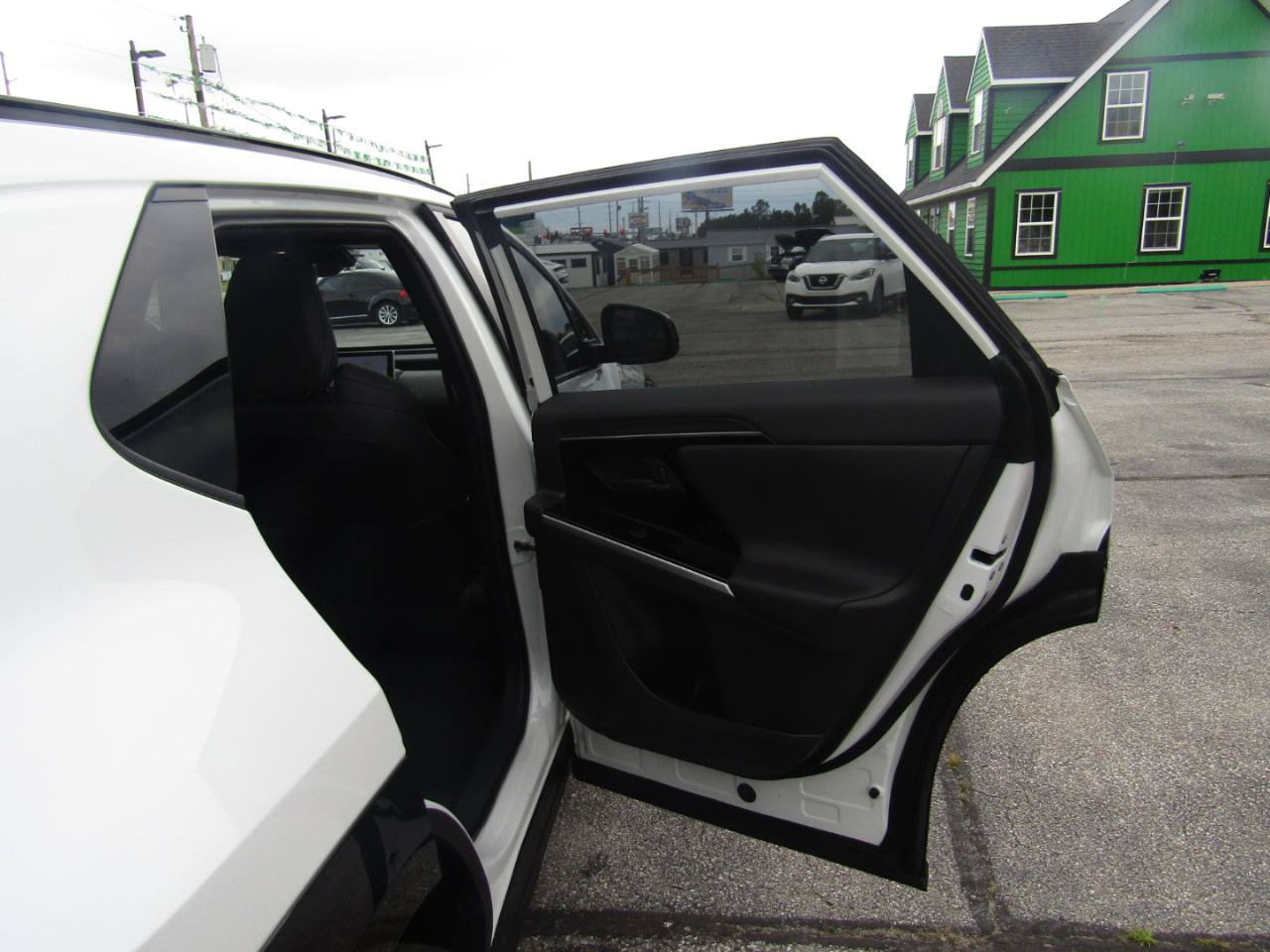 Used 2023 Toyota bZ4X FWD image 21