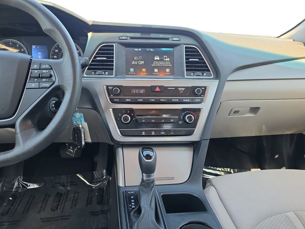 Used 2017 Hyundai Sonata SE FWD image 11