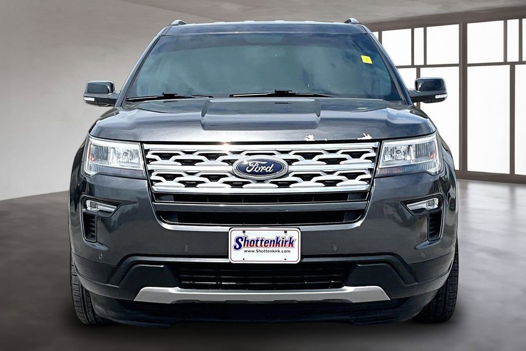 Used 2018 Ford Explorer XLT w/ Equipment Group 202A FWD image 2