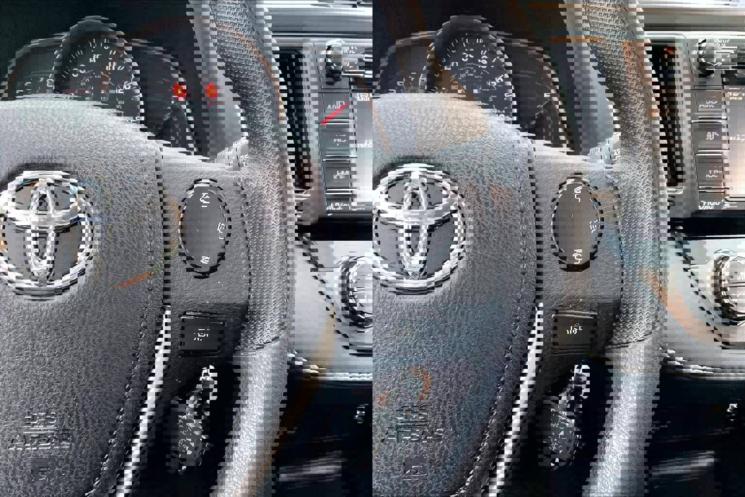 Used 2014 Toyota RAV4 XLE image 22