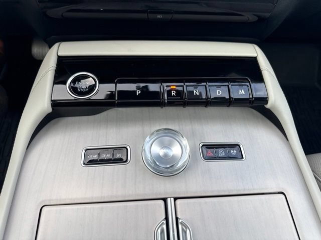 Used 2025 Lincoln Navigator Reserve AWD/4WD image 30