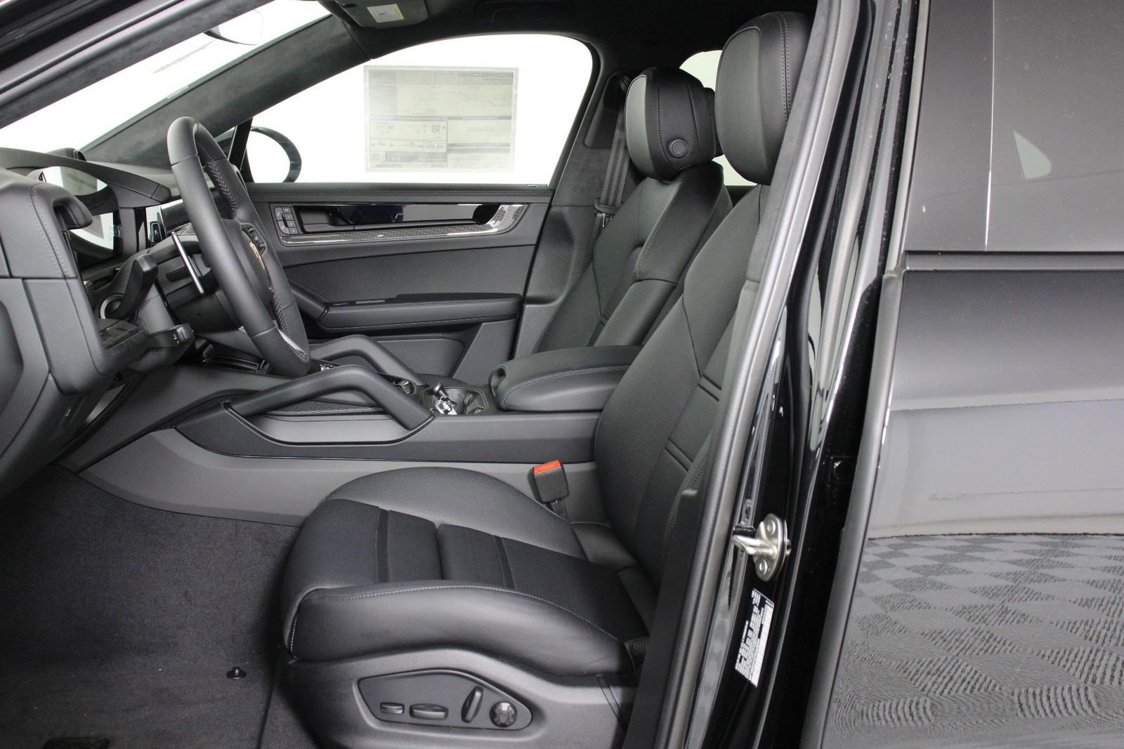 New 2026 Porsche Cayenne GTS image 5