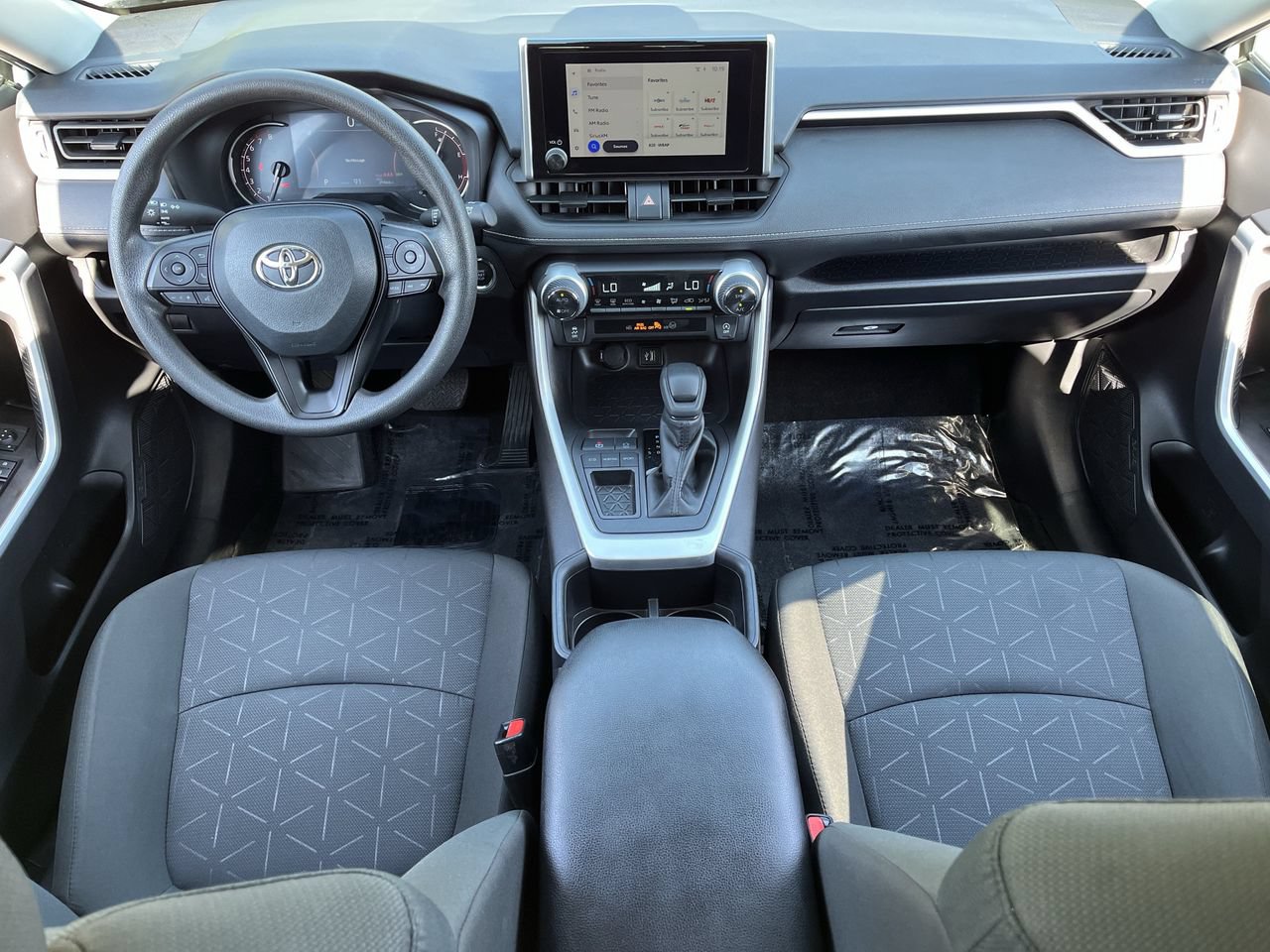 Used 2025 Toyota RAV4 XLE FWD image 9