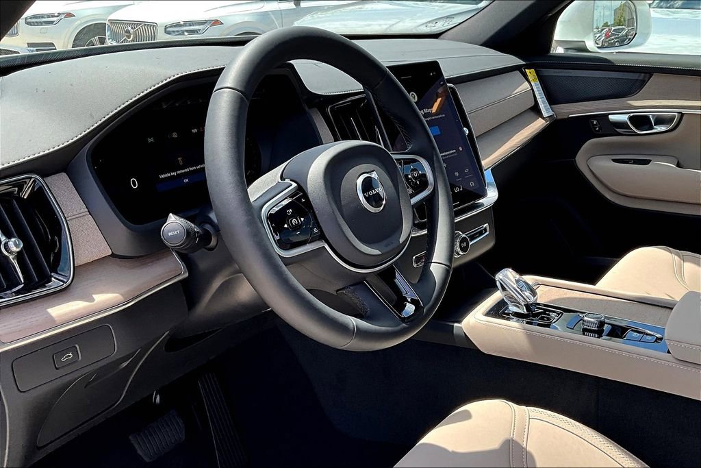 New 2026 Volvo XC90 B6 Plus w/ Protection Package Premier image 20