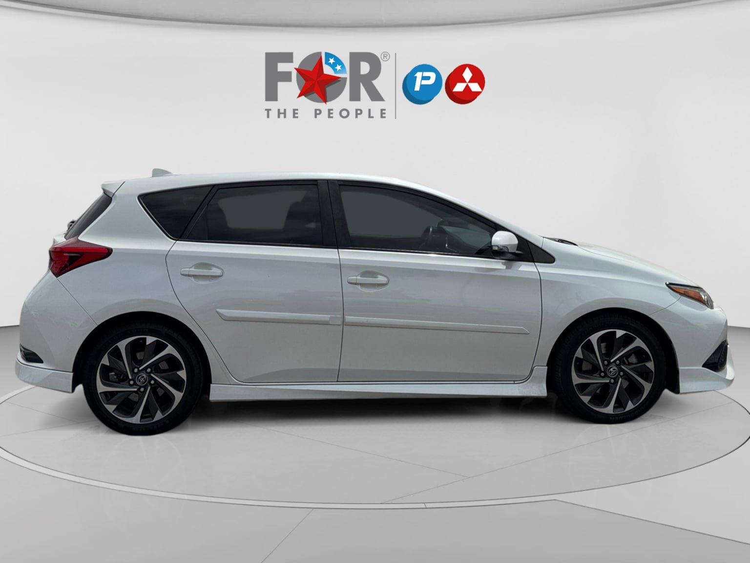 Used 2018 Toyota Corolla iM w/ Carpet Mat Package (TMS) FWD image 6
