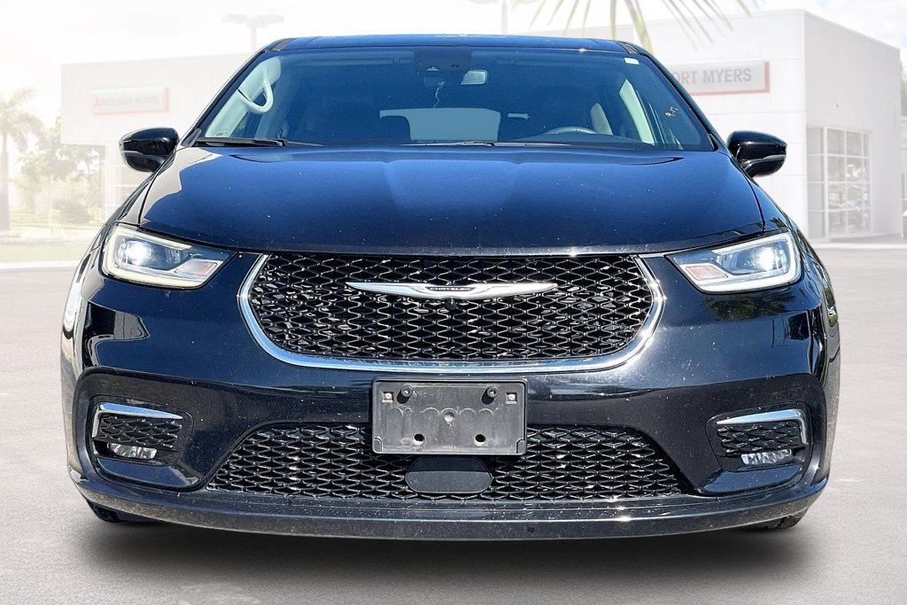 Used 2024 Chrysler Pacifica Touring-L FWD image 24