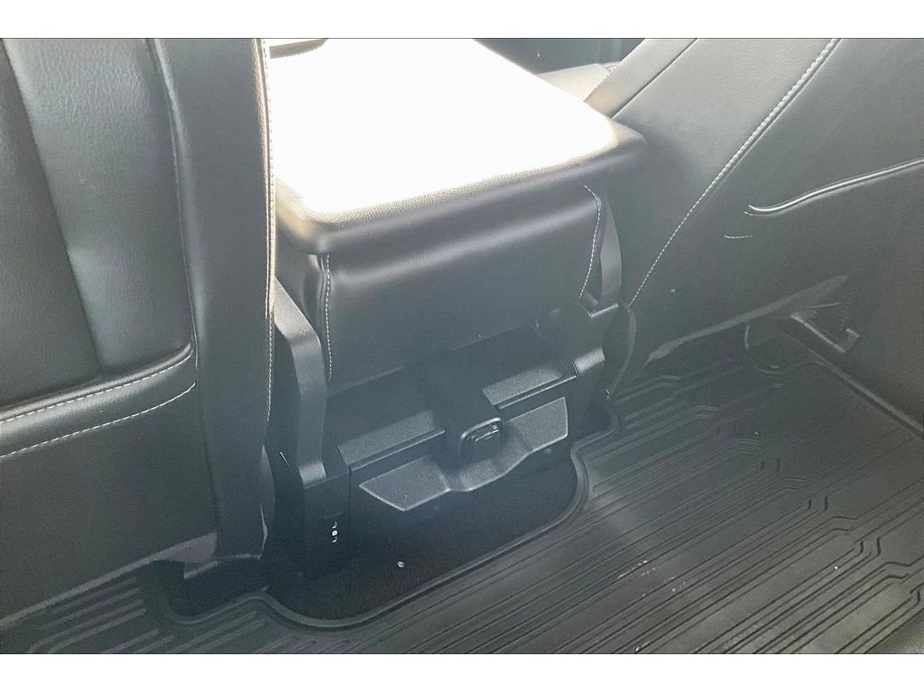 Used 2020 Ford F150 Lariat w/ Trailer Tow Package image 11