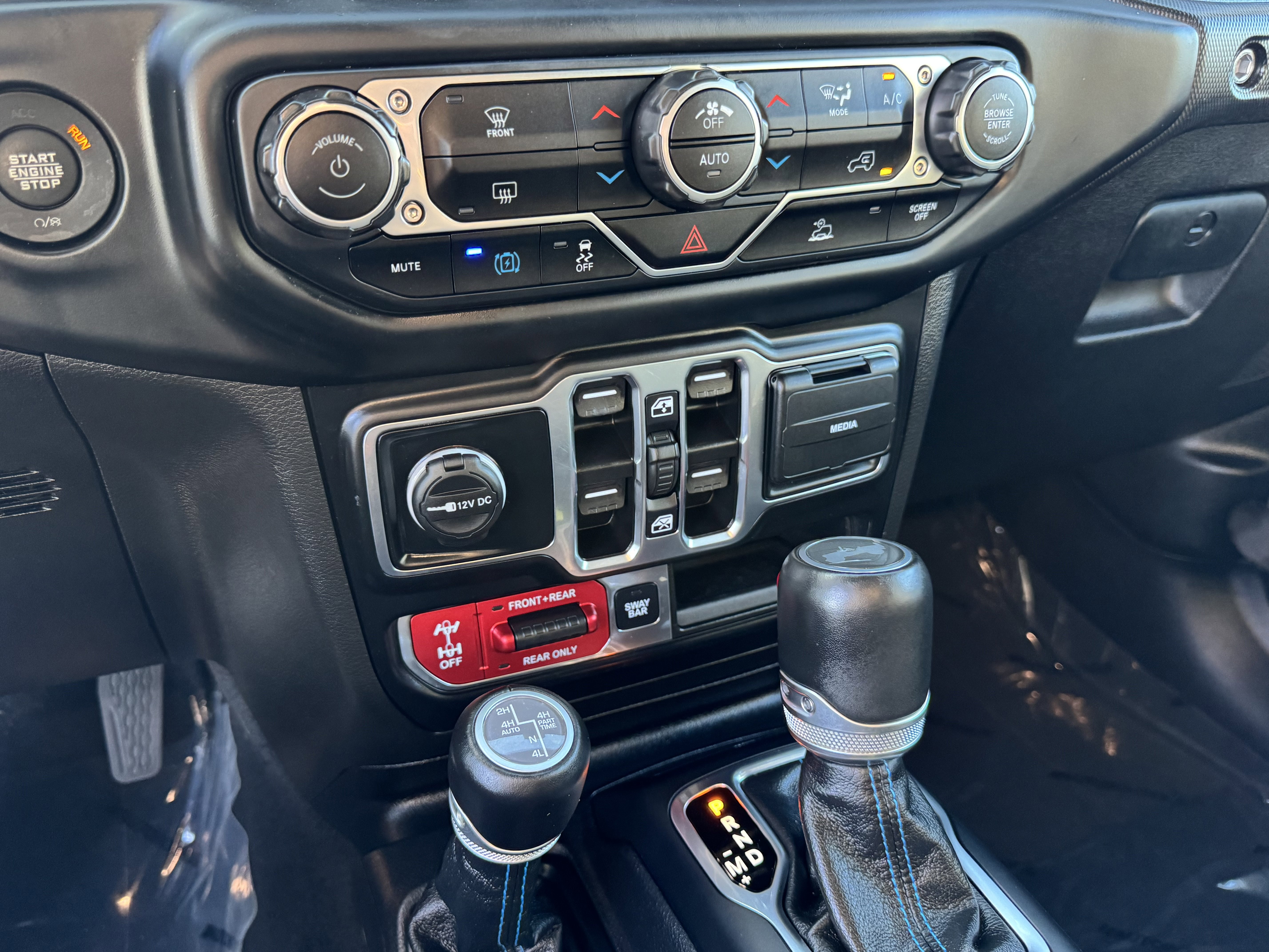 Used 2023 Jeep Wrangler Unlimited Rubicon 4xe image 23