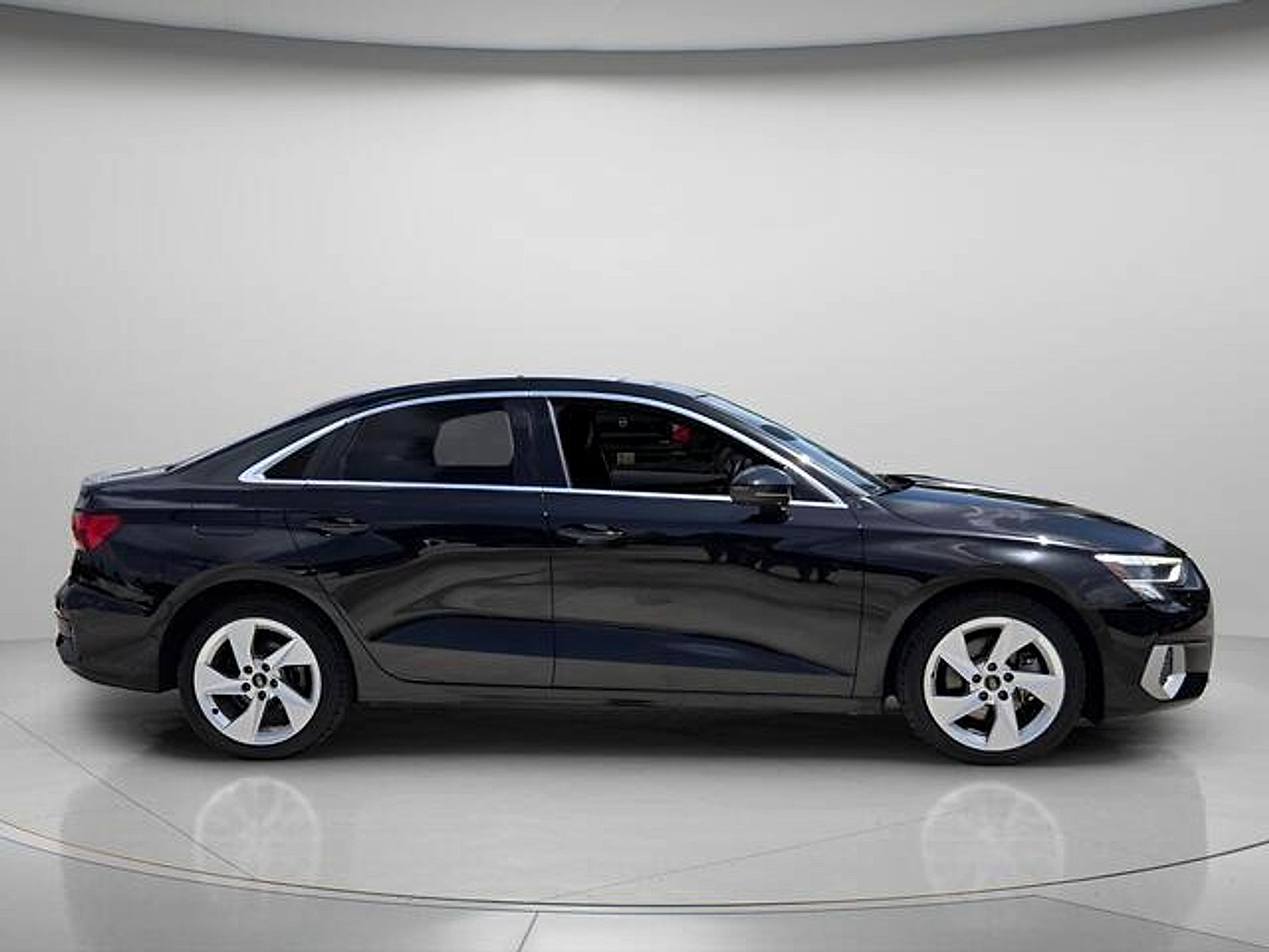 Used 2023 Audi A3 2.0T Premium FWD image 5
