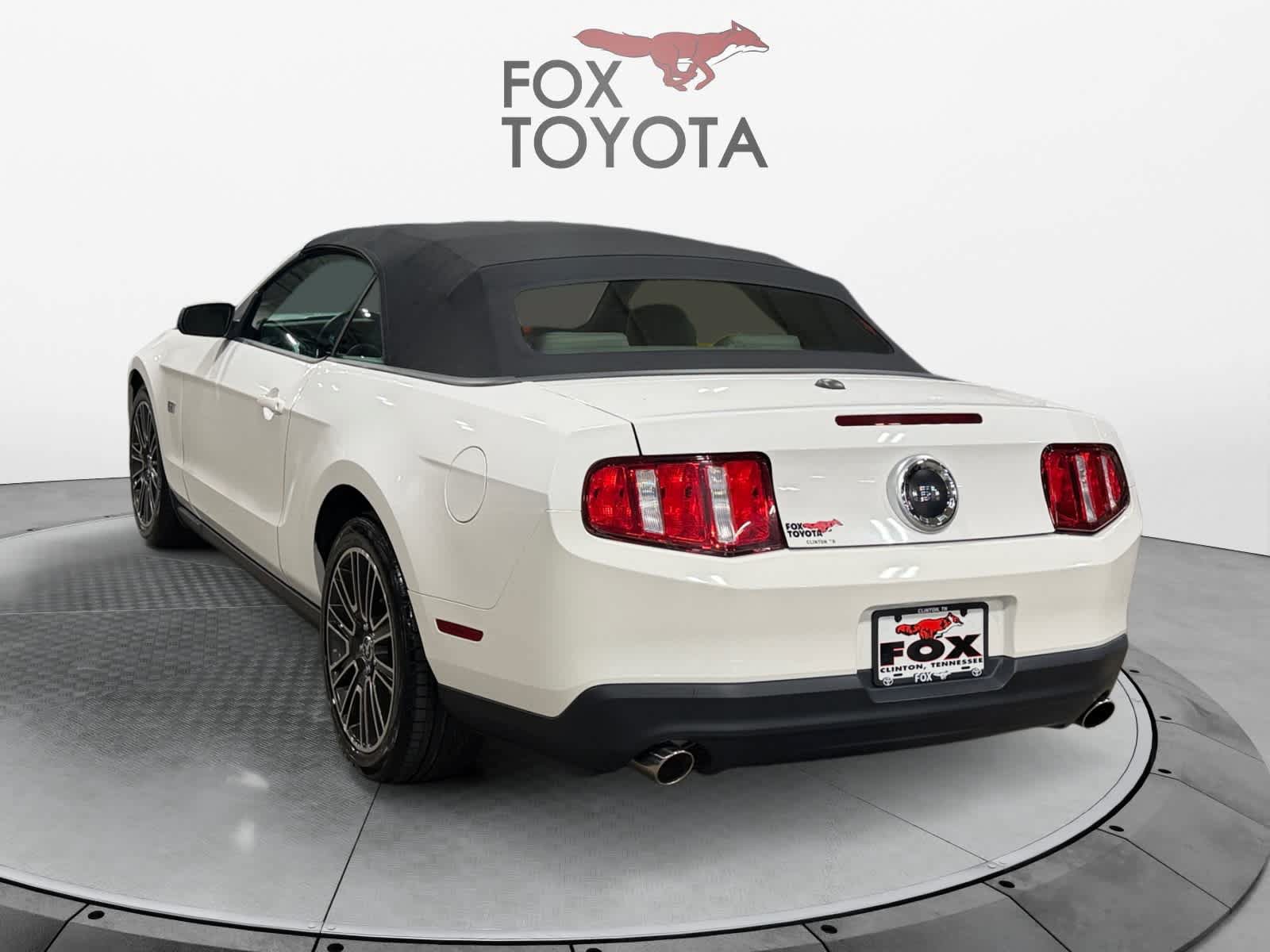 Used 2010 Ford Mustang GT Premium RWD image 4