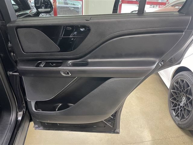 Used 2023 Lincoln Aviator AWD image 22