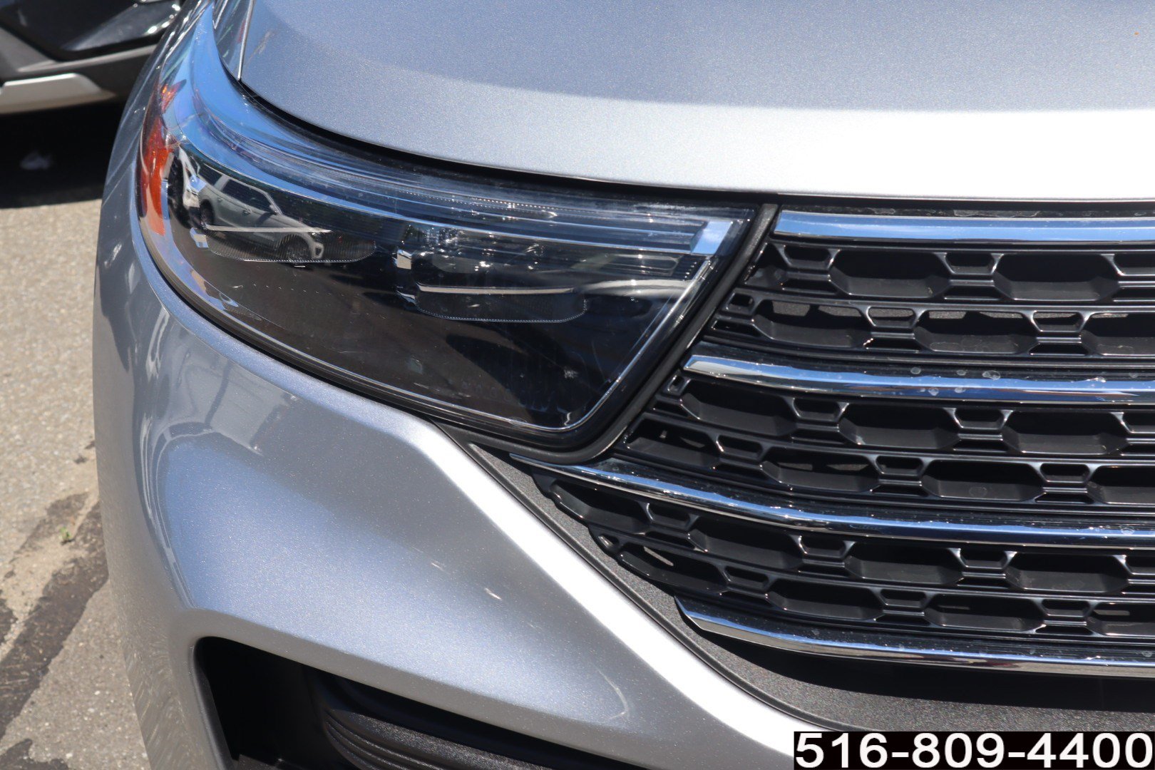Used 2023 Ford Explorer XLT AWD/4WD image 10
