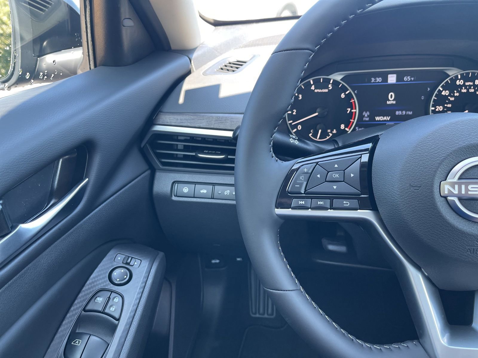 New 2025 Nissan Altima 2.5 SV w/ SV Premium Package image 29