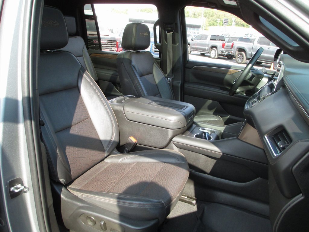 Certified 2023 Chevrolet Suburban High Country image 22