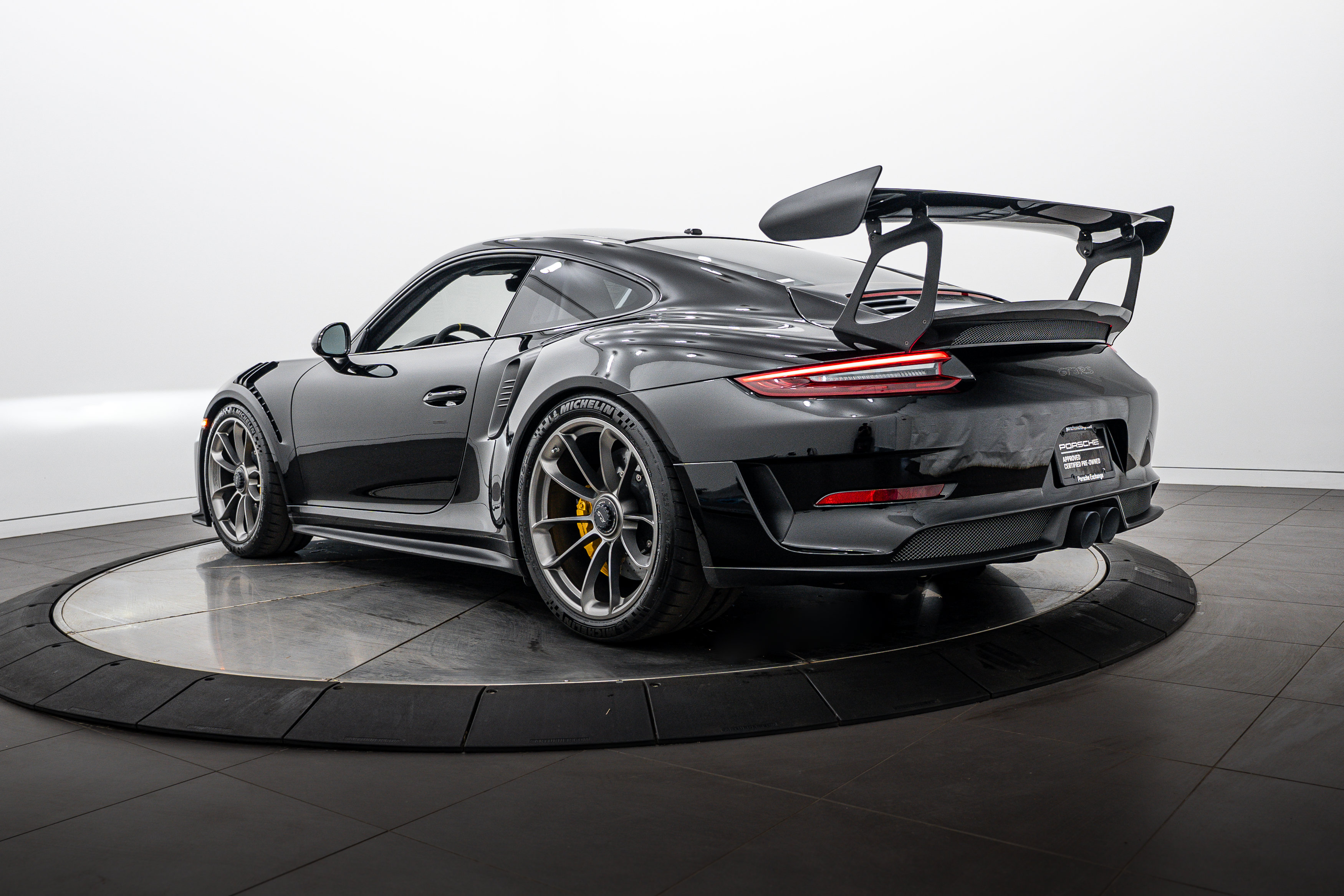 Certified 2019 Porsche 911 GT3 RS RWD image 4