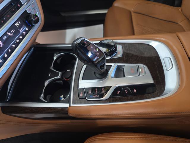 Used 2020 BMW 750i xDrive w/ Executive Package AWD/4WD image 21