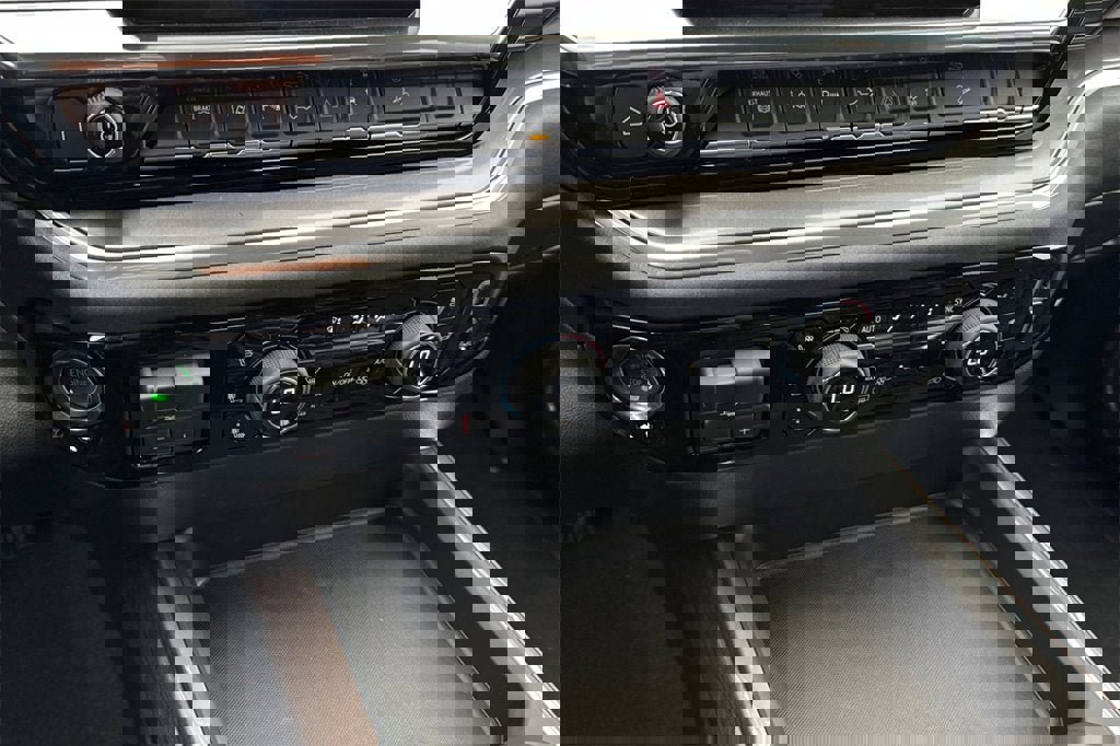 New 2025 Chevrolet Silverado 3500 High Country w/ Midnight Edition image 20