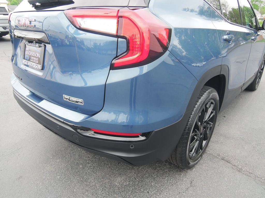 Used 2024 GMC Terrain SLT w/ Elevation Edition FWD image 32