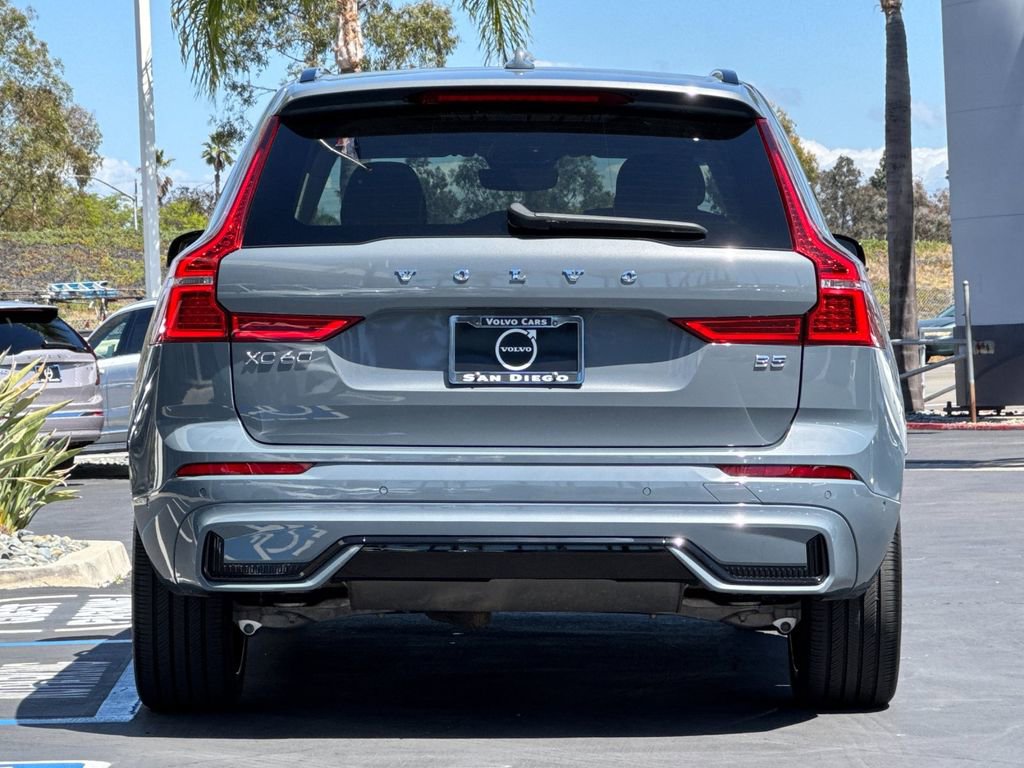 Certified 2023 Volvo XC60 B5 Ultimate FWD image 4