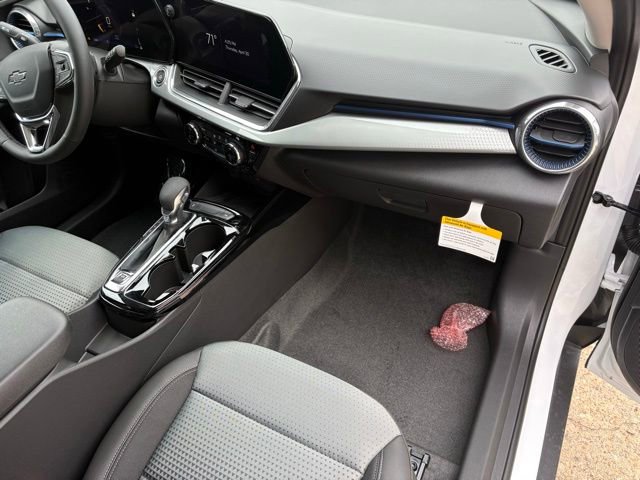 New 2026 Chevrolet Trax LT w/ Sunroof Package FWD image 15
