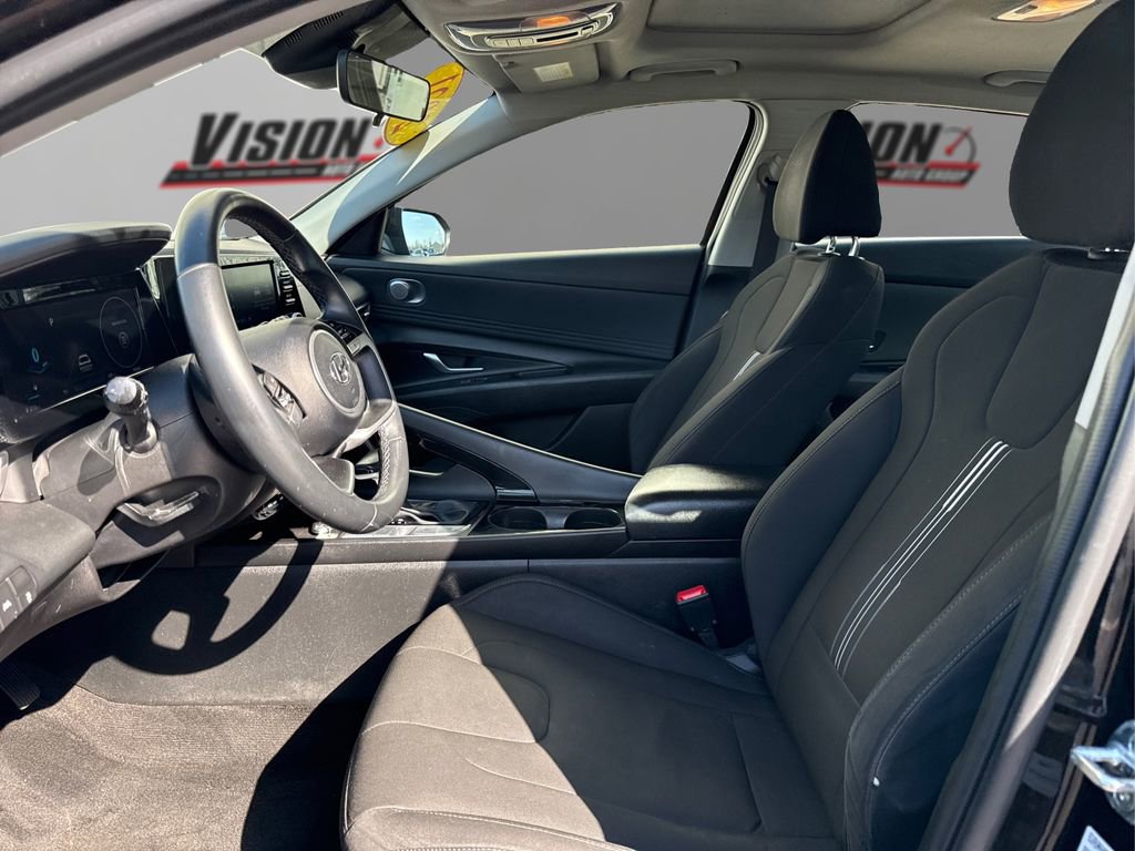 Used 2021 Hyundai Elantra SEL w/ Convenience + Premium Package image 9